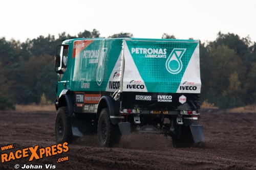 Team de Rooy verliest één van zijn toprijders, Dakar 2014 met vier trucks
